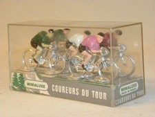 JOUET COFFRET MINIALUXE AVEC 5 COUREURS CYCLISTE EN PLASTIQUE DU TOUR DE FRANCE
