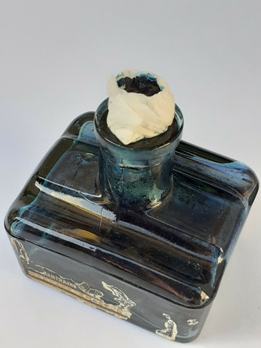 Beau flacon encrier - , d'encre