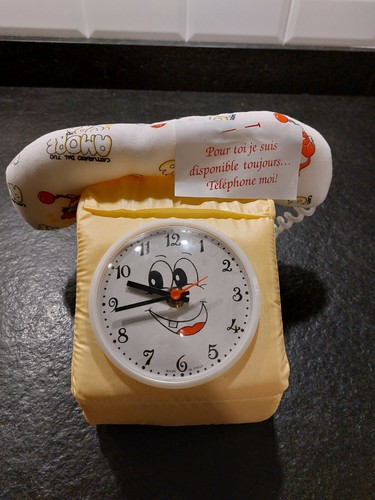 Horloge forme telephone - horloge, en