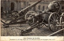 CPA AK Militaire Cour