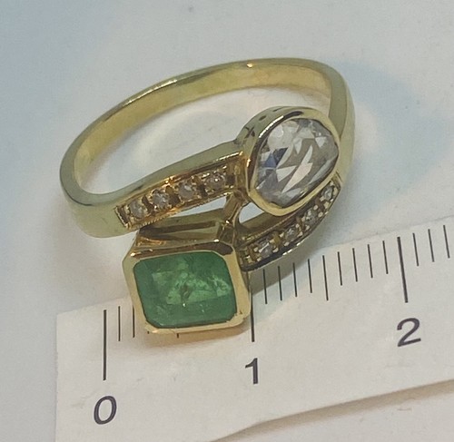 Emerald ring 750 gold - , with