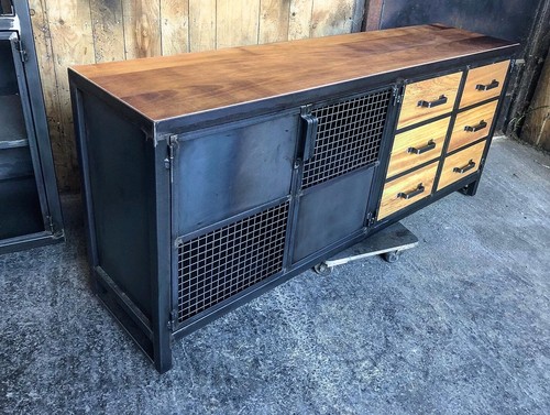 Buffet industriel mètal iroko
