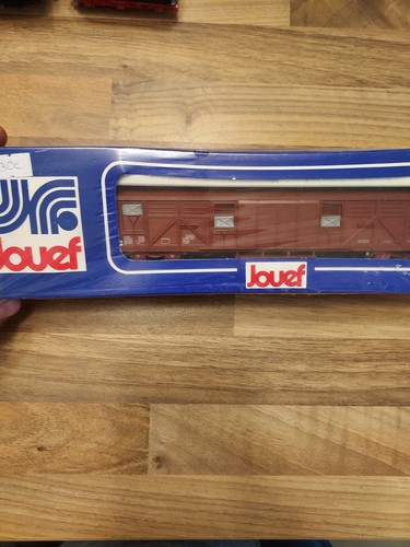 Wagon marchandises couvert - marchandises,
