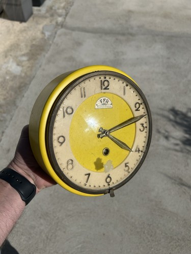 Horloge carillon ffr - horloge, jaune