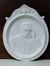 Médaillon en plâtre de