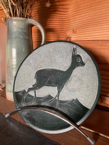 Assiette brutaliste ardoise - en,