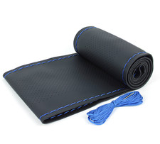 Couvre-volant en cuir perforé noir, surpiqûres bleues, lacets 37-39 cm