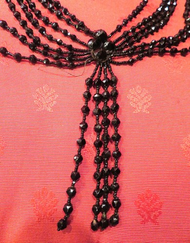 Incrustation broderie - incrustation,