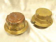 ANCIEN LOT 2 ECROUS CACHE MOYEU VOITURE CHARETTE CAPUCHON BOUCHON BRONZE CUIVRE