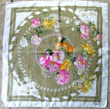 -VALENTINO     Foulard  soie