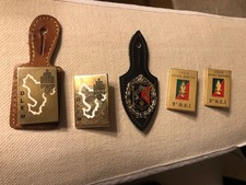 5 Insignes différents