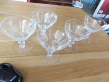 5 coupes a champagne cristal de Sevres taillé