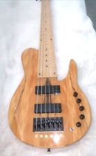 BASSE ELECTRIQUE CHINOISE DE TYPE FODERA/MICRO ET PREAMP DELANO