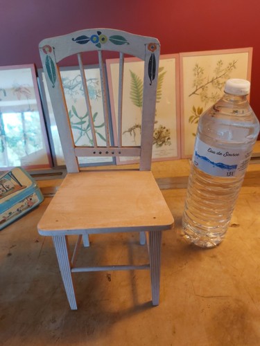 Chaise poupée ancienne bois