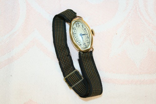 Ancienne montre avec boitier - ancienne,