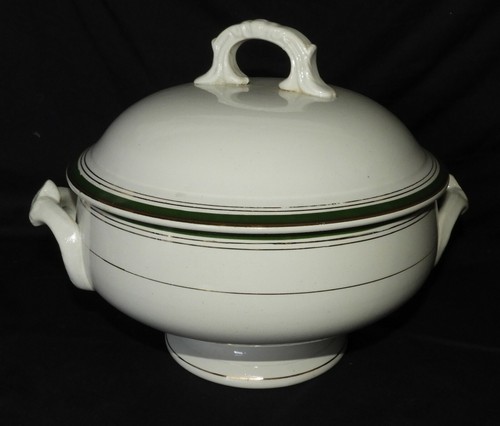 Grande soupière ancienne