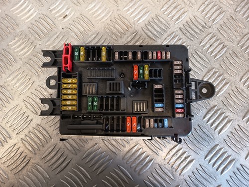 Boitier fusible bmw serie 1 - boitier,