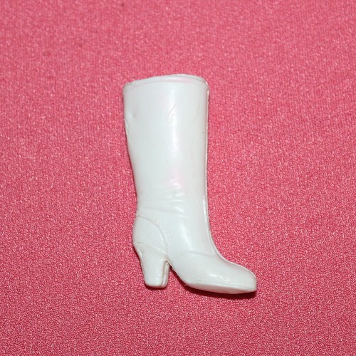 Botte blanche pour poupée