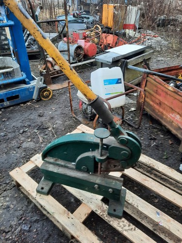 Guillotine pour - guillotine,