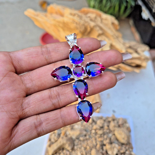 Pendentif croix multi