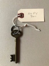 N°6 Une Ancienne Clé Clé à