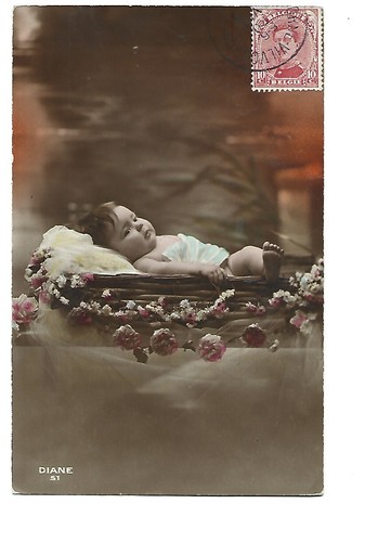 Fantaisie bebe dans panier - fantaisie,