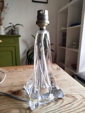 Élégant Petit Pied de Lampe