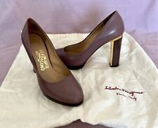 CHAUSSURES ESCARPINS SALVATORE FERRAGAMO TAILLE 37/ 6,5 C   EN BON ETAT 