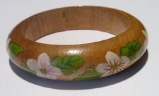 bracelet en bois vernis