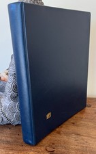 Reliure SAFE bleue. 14 anneaux. Album timbres, cartes postales, chromos etc...