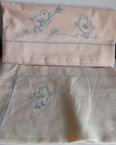 Parure brodée lit bébé - de,