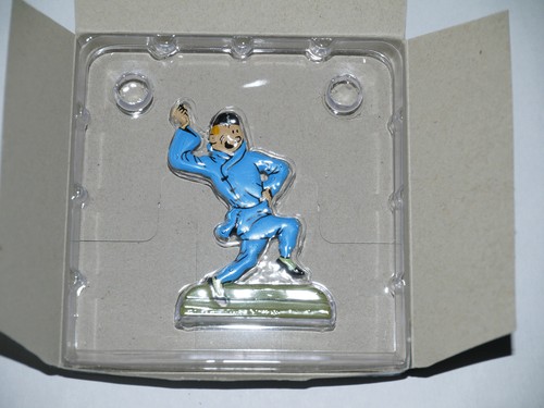 Figurine demi ronde bosse - demi,