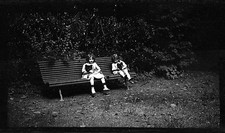 Portrait enfants assis sur