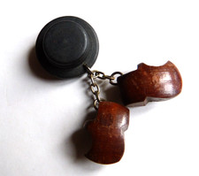 BROCHE ALSACIENNE "CHAPEAU ET