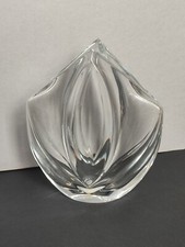 BACCARAT Vase en cristal forme géométrique par Robert RIGOT (1929-2023)