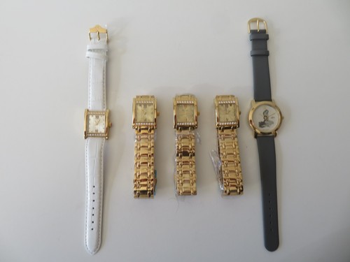 Lot montres à - ,