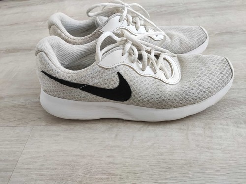 Baskets nike tanjun noir - baskets,