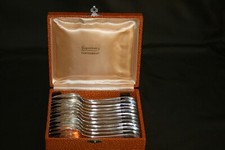 12 fourchettes à dessert