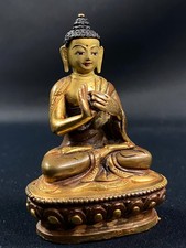 Bouddha assis en méditation