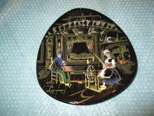 ASSIETTE en FAÏENCE NOIRE