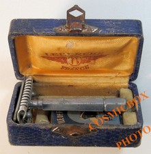 Ancien RASOIR mécanique