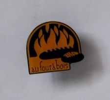PIN S AU FOUR A BOIS