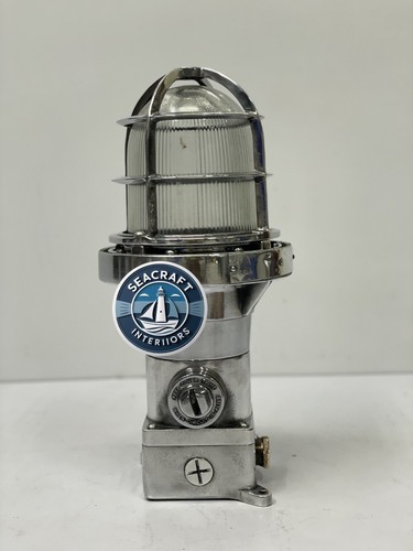 Ancienne lampe cloison - , en