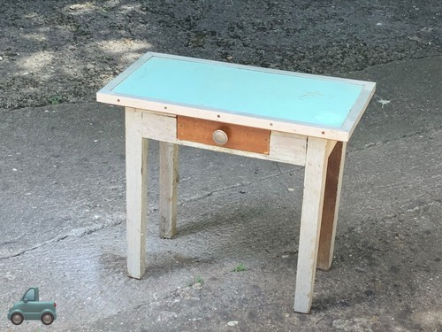 Ancien tout petit bureau