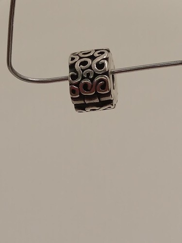Pandora scroll clip stopper - scroll,