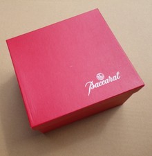 BACCARAT boîte vide rectangulaire en carton rouge signée sur le couvercle