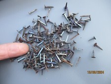 Lot anciens Clous Têtes Ronde & Plate de Menuisier ébéniste Tapissier ou Cadre