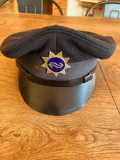 Casquette des Chemins de fer néerlandais (NS) avec le logo du N