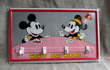 PLAQUE ACCROCHE TORCHONS VINTAGE MICKEY AND MINNIE - EN TÔLE SÉRIGRAPHIÉE