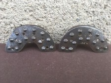 2 anciens fers à chaussures /